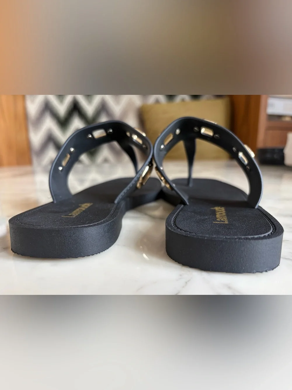 EUC LARROUDE Milan Grommet Synthetic Thong Flip Flop Sandal 37/38 6/7 Black/Gold